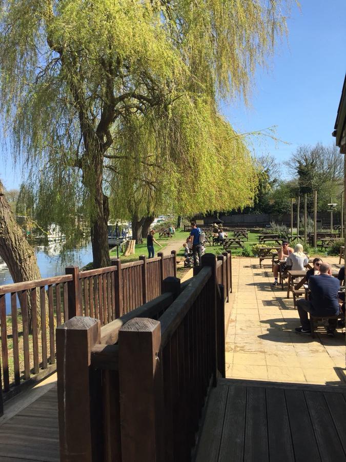 The Grove Ferry Inn Chislet Buitenkant foto